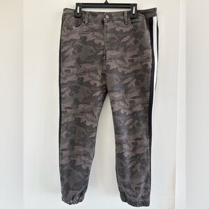 Laurie Felt camo side stripe denim jogger sz L